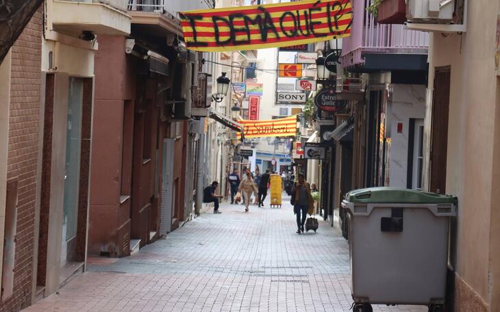 Benidorm refuerza el servicio de limpieza en las Festes Majors Patronals con un aumento de personal, baldeos y contenedores 